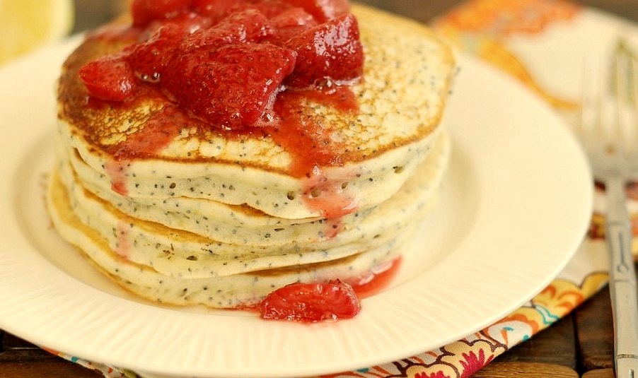 Lemon Poppyseed Pancakes (by fakeginger)