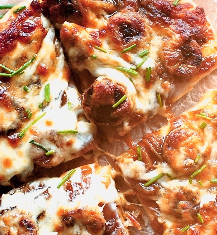 Recipe: Pizza with Fig Preserves, Caramelized Onions, and Chicken Sausages
